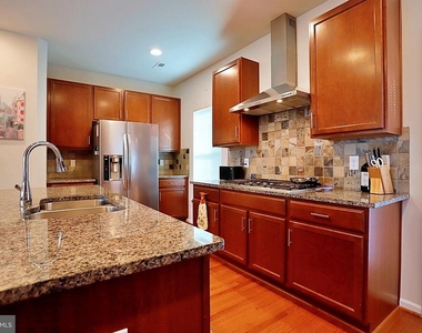 9612 Stockwell Lane - Photo Thumbnail 7
