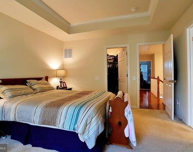 9612 Stockwell Lane - Photo Thumbnail 14