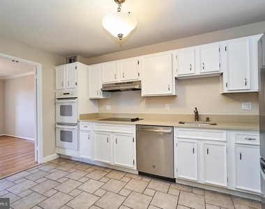 8360 Greensboro Drive - Photo Thumbnail 9