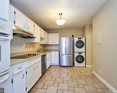 8360 Greensboro Drive - Photo Thumbnail 10