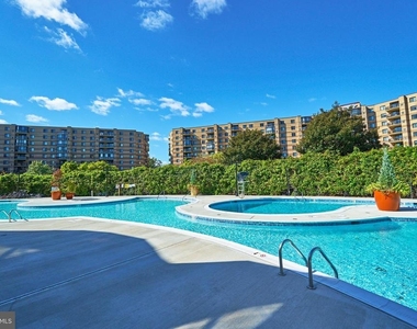 8360 Greensboro Drive - Photo Thumbnail 31