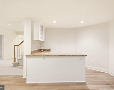 7440 Old Maple Square - Photo Thumbnail 35