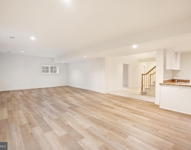 7440 Old Maple Square - Photo Thumbnail 37