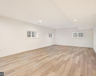 7440 Old Maple Square - Photo Thumbnail 30