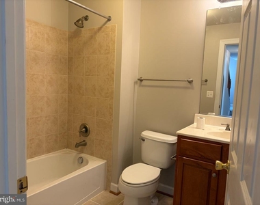 13652 Venturi Lane - Photo Thumbnail 10