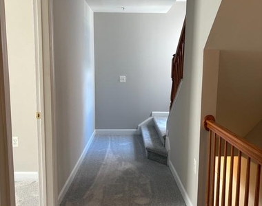 13652 Venturi Lane - Photo Thumbnail 3