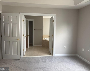13652 Venturi Lane - Photo Thumbnail 5