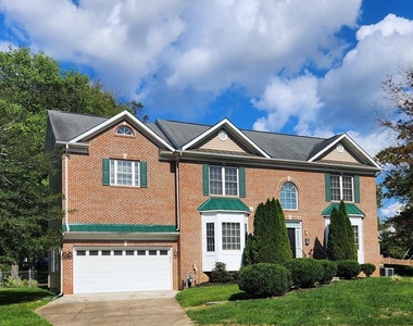 610 Meadow Lane Sw - Photo Thumbnail 2