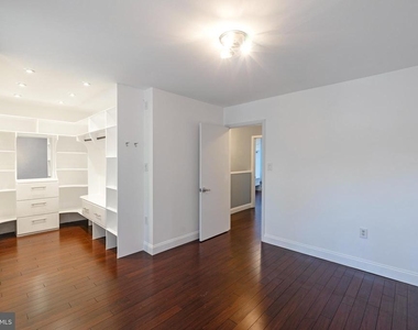 5411 Crossrail Drive - Photo Thumbnail 9