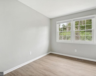 10205 Provincetown Court - Photo Thumbnail 14