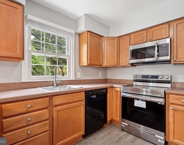 10205 Provincetown Court - Photo Thumbnail 7