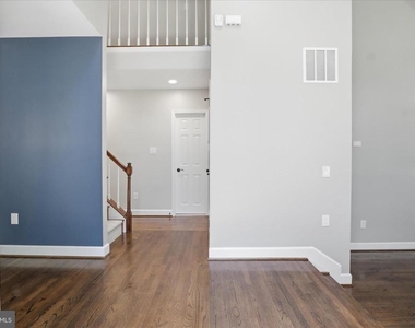 1456 Hampton Hill Circle - Photo Thumbnail 3