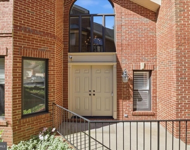1456 Hampton Hill Circle - Photo Thumbnail 2