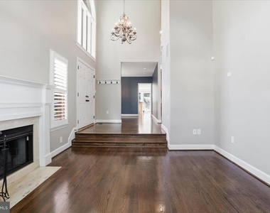 1456 Hampton Hill Circle - Photo Thumbnail 5