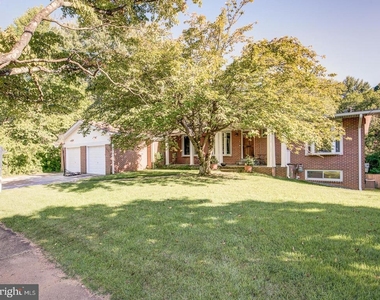 1633 Wrightson Drive - Photo Thumbnail 1