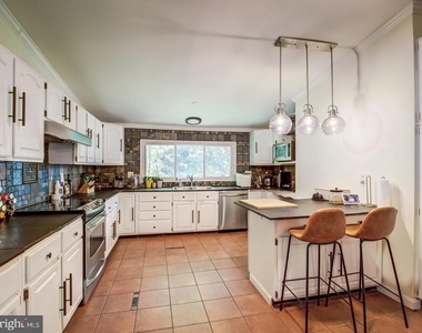 1633 Wrightson Drive - Photo Thumbnail 42
