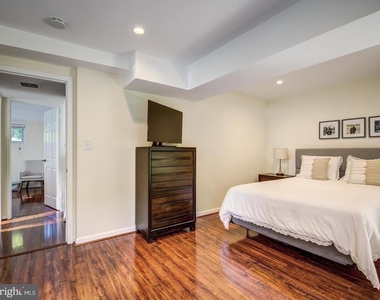 1633 Wrightson Drive - Photo Thumbnail 8