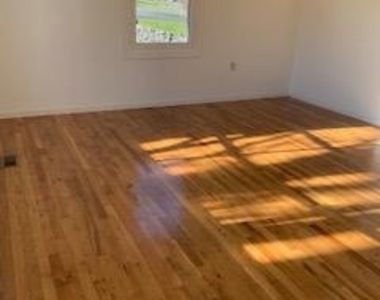 236 Somerset Drive - Photo Thumbnail 8