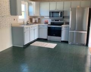 236 Somerset Drive - Photo Thumbnail 2