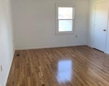 236 Somerset Drive - Photo Thumbnail 5