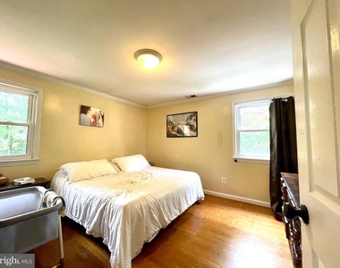 10315 Beaumont Street - Photo Thumbnail 9