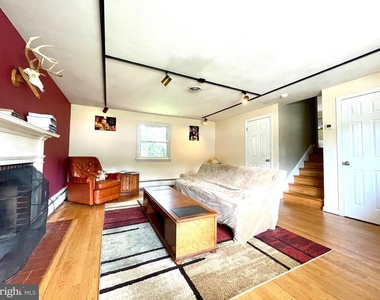 10315 Beaumont Street - Photo Thumbnail 4