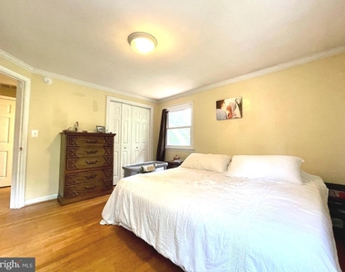 10315 Beaumont Street - Photo Thumbnail 8