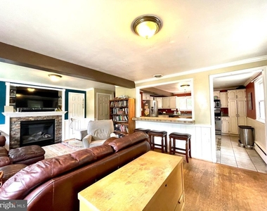 10315 Beaumont Street - Photo Thumbnail 5
