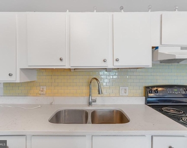1122 Caroline Street - Photo Thumbnail 8