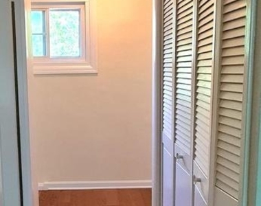 1622 Ripon Place - Photo Thumbnail 6