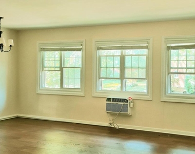 1622 Ripon Place - Photo Thumbnail 3