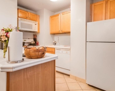 2030 N Adams Street - Photo Thumbnail 6
