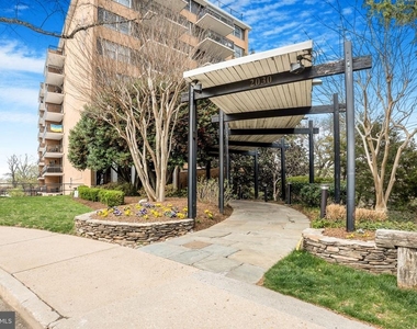2030 N Adams Street - Photo Thumbnail 20