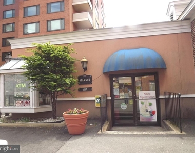 1011 Arlington Boulevard - Photo Thumbnail 16
