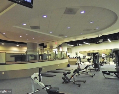 1011 Arlington Boulevard - Photo Thumbnail 11