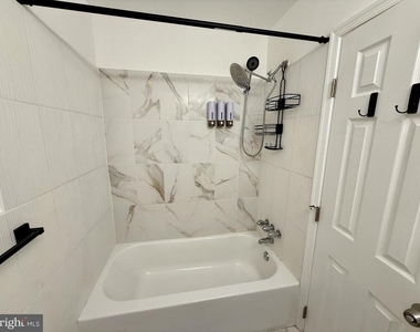 10838 Lockart Court - Photo Thumbnail 9