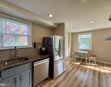 10838 Lockart Court - Photo Thumbnail 6