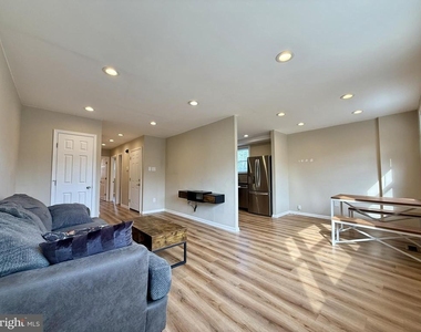 10838 Lockart Court - Photo Thumbnail 2