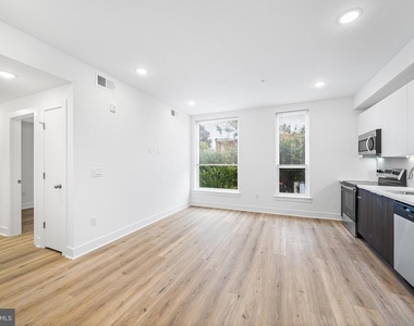 4324 Lancaster Avenue - Photo Thumbnail 1