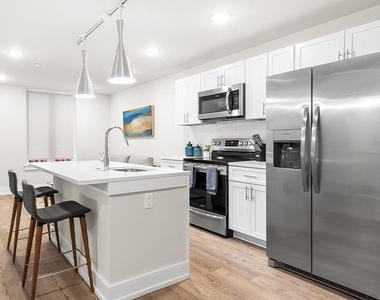 214 Vine Street - Photo Thumbnail 1