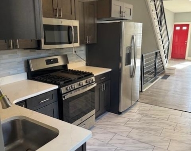 2811 E Venango Street - Photo Thumbnail 4