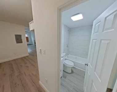 2438 N 20th Street - Photo Thumbnail 4
