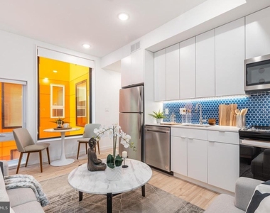 1131 N Front Street - Photo Thumbnail 9
