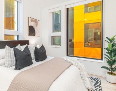 1131 N Front Street - Photo Thumbnail 11