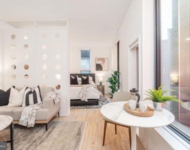 1131 N Front Street - Photo Thumbnail 1