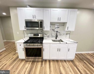 1426 W Rockland Street - Photo Thumbnail 9
