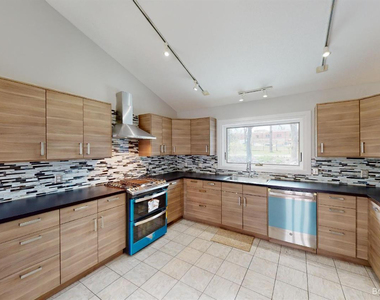 1280 Sunset Road - Photo Thumbnail 63