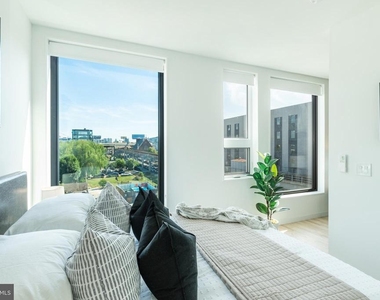 1131 N Front Street - Photo Thumbnail 18