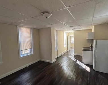 3328 N 17th Street - Photo Thumbnail 6