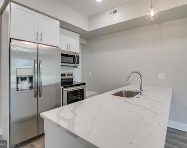 2017 N College Avenue - Photo Thumbnail 2
